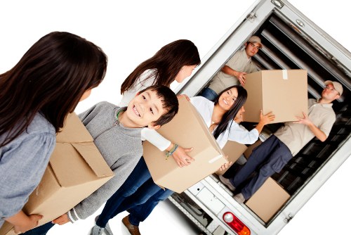 Moving van service for local homes in Holland Park